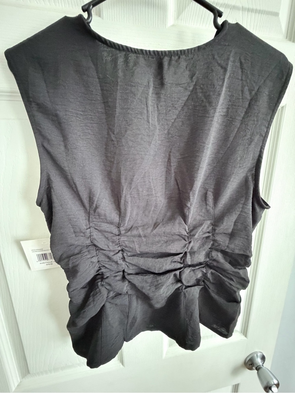 Ellen Tracy Black Sleeveless V-Neck Ruched Button Blouse - Picture 2 of 9